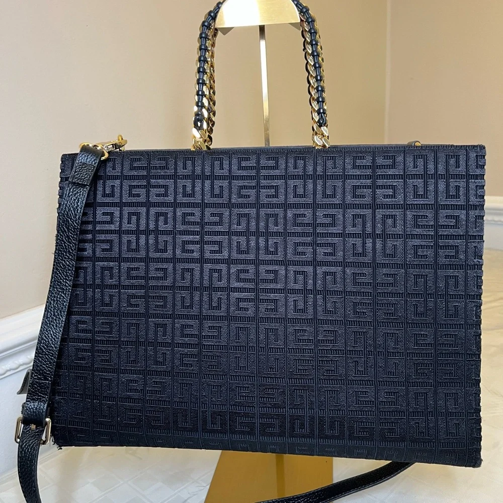 Givenchy black Crossbody/shoulder bag with Gold Chain - Picture 2 of 7